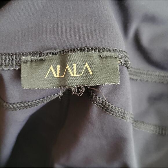 ALALA Heroine Tight in Black - Picture 7 of 9